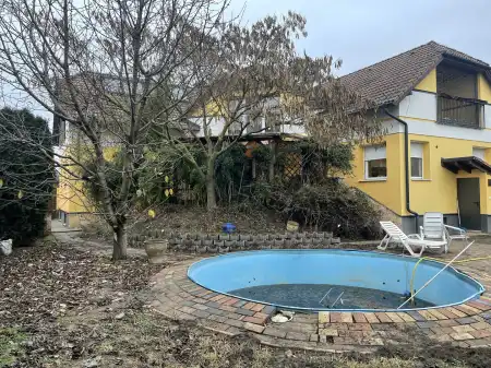 Eladó családi ház, Halásztelek 7 szoba 480 m² 159.9 M Ft