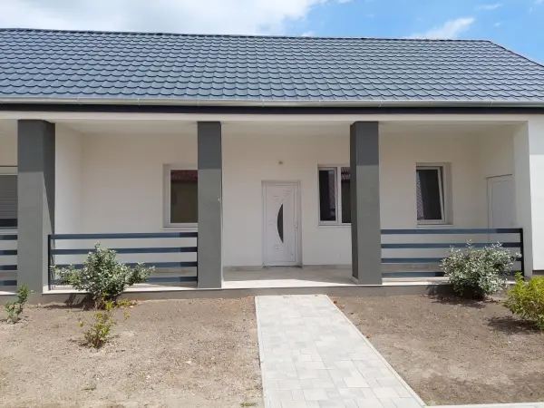 Eladó ikerház, Kiskunlacháza 1+2 szoba 39 m² 38.7 M Ft