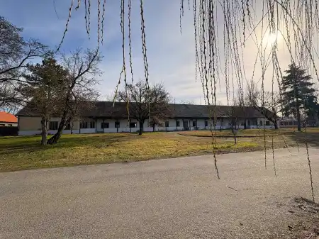 Eladó kúria, Apaj 20+3 szoba 912 m² 59.6 M Ft