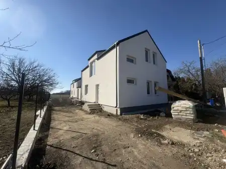 Eladó új építésű ikerház, Szigetszentmárton 5+1 szoba 117 m² 87.9 M Ft