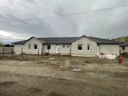 Eladó új építésű sorház, Kiskunlacháza 3 szoba 90 m² 67.5 M Ft