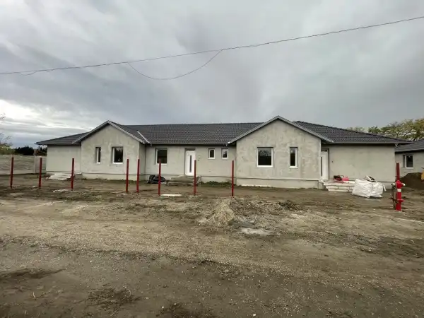 Eladó új építésű sorház, Kiskunlacháza 3 szoba 90 m² 67.5 M Ft